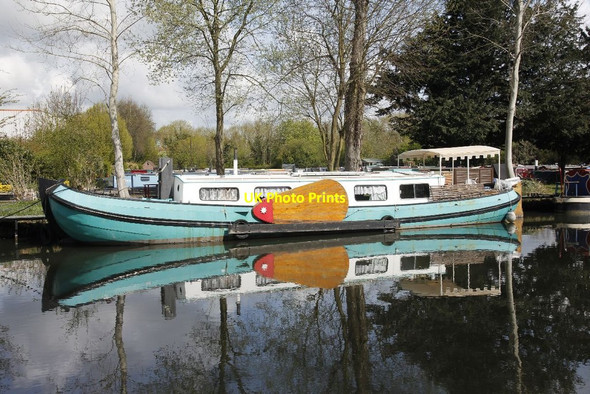 Photo 6"x4" Barge on the Kennet Newbury\/SU4767 c2012