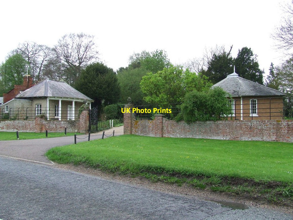 Photo 6"x4" Gate Houses Cavendish c2012