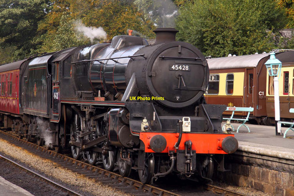 Photo 6"x4" Steam locomotive in Grosmont Station Grosmont\/NZ8205 c2011