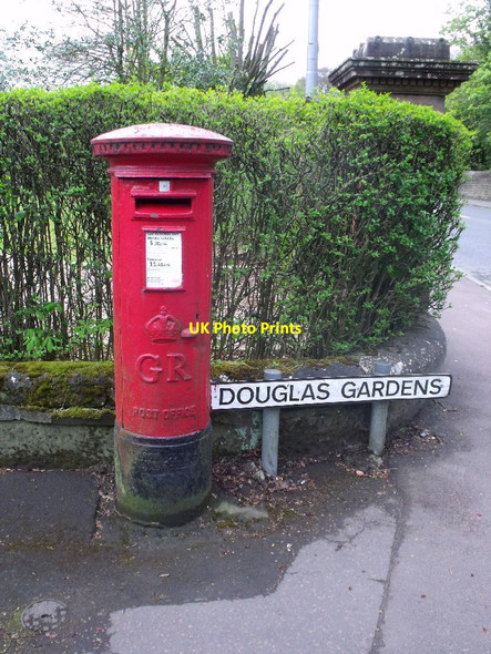 Photo 6"x4" Uddingston, Douglas Gardens Uddingston c2012