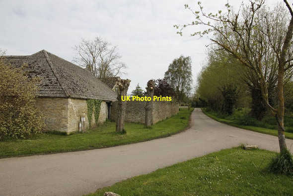 Photo 6"x4" Lane past Manor farm Kelmscot c2012