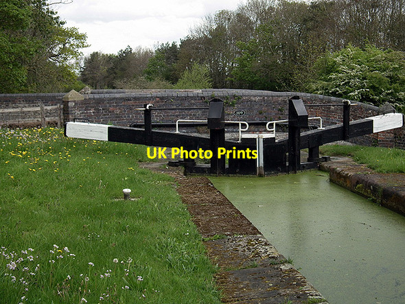 Photo 6"x4" Bank Lock at Tirymynach Pool Quay c2012