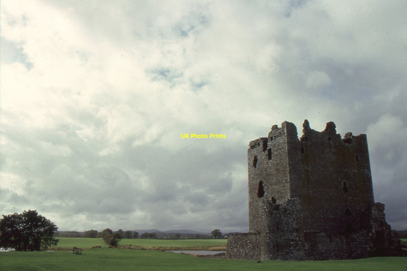 Photo 6"x4" Threave Castle Abbey Yard\/NX7364 c1999