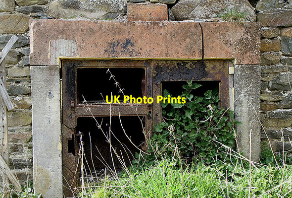 Photo 6"x4" A fireplace in the ruined buildings at Williamlaw Halkburn c2012
