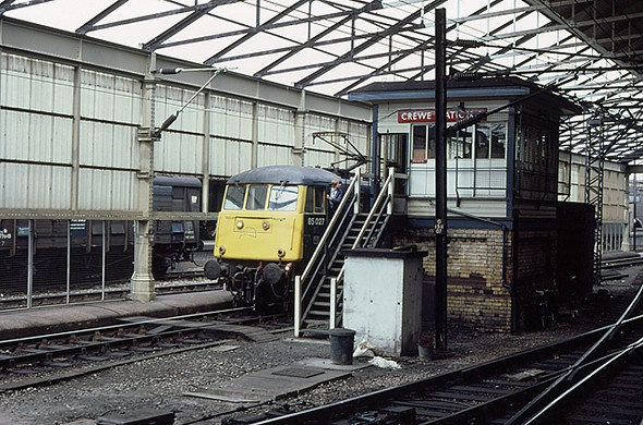 Photo 6"x4" Getting Instructions Crewe c1982