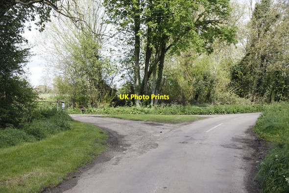 Photo 6"x4" Another triangle Kelmscot c2012