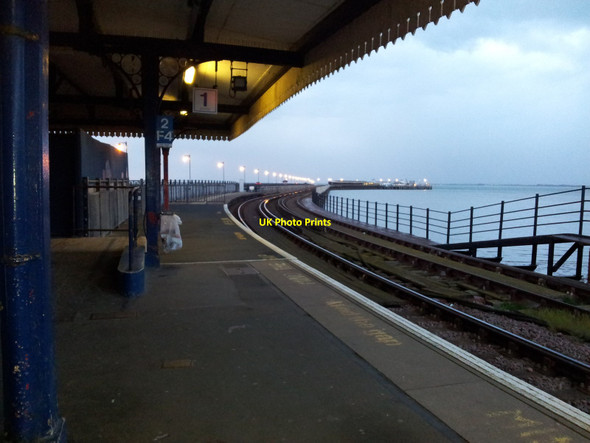 Photo 6"x4" Ryde railway platform Ryde c2012