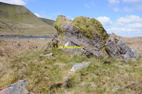 Photo 6"x4" Sandstone outcrop Llyn y Fan Fawr c2012