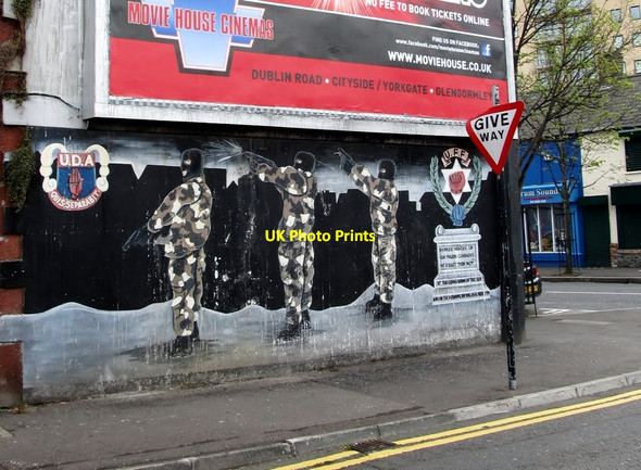 Photo 6"x4" A Loyalist Mural in Boyne Court off Sandy Row Belfast c2012