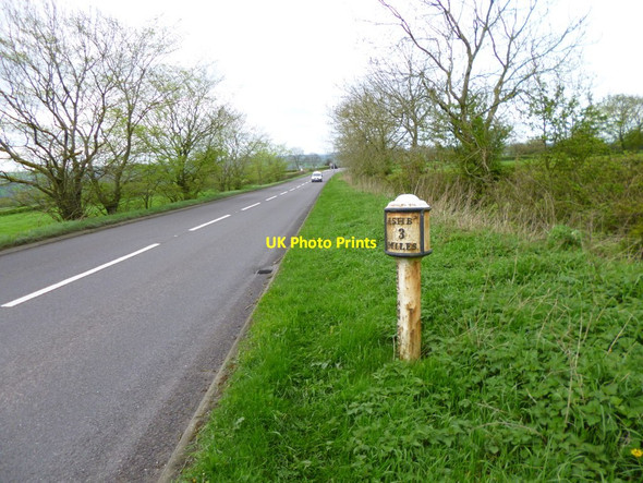Photo 6"x4" Swinscoe, milepost Swinscoe c2012