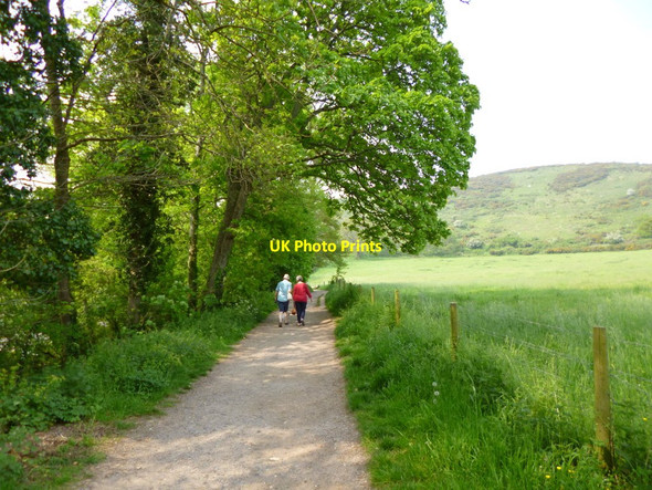 Photo 6"x4" Corfe Castle, footpath Corfe Castle c2012