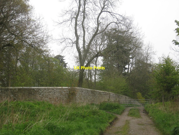 Photo 6"x4" Gate and Wall Alnwick c2012