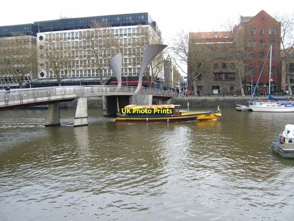 Photo 6"x4" Ferry passing under Pero's Bridge Bedminster c2012