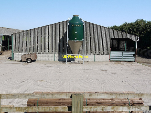 Photo 6"x4" Feed silo & cattle shed, West Horton East Horton c2012