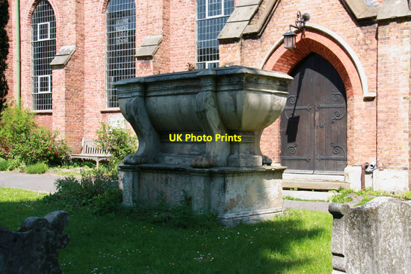 Photo 6"x4" St Mary, High Road, South Woodford - Grave Woodford\/TQ4091 c2012