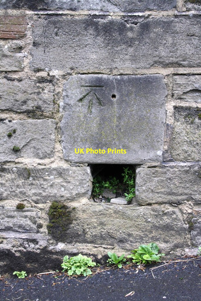 Photo 6"x4" Benchmark on the wall of Browgate Baildon c2012
