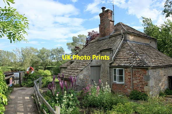 Photo 6"x4" Lock Cottage, Buscot Lechlade on Thames c2012