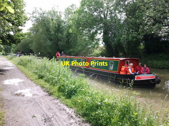 Photo 6"x4" Kennet and Avon Canal, looking east Trowbridge\/ST8557 c2012