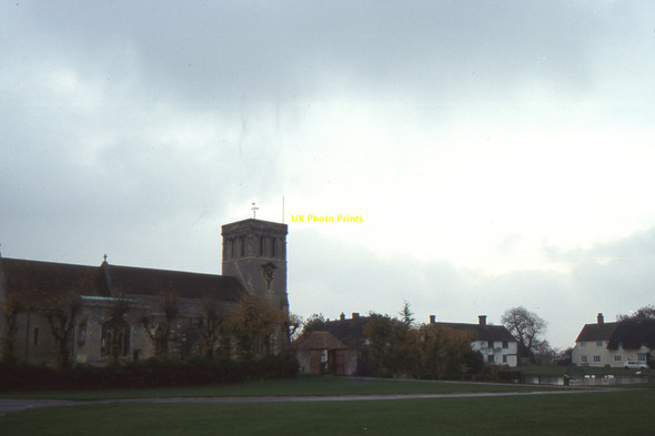 Photo 6"x4" Haddenham: Church End, with St Mary's church, green and duckpond Haddenham\/SP7408 c1996