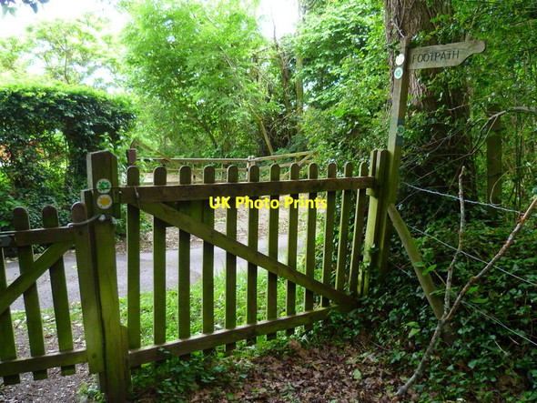Photo 6"x4" The Solent Way (60) Lymington c2012