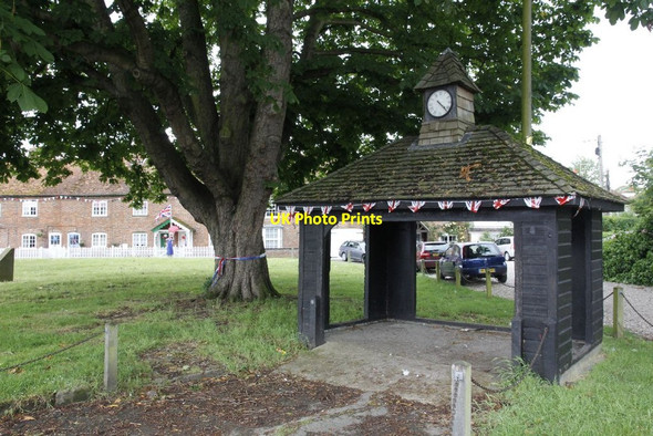 Photo 6"x4" Bunting round the bus shelter Cholsey c2012