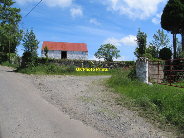 Photo 6"x4" Traditional whitewashed farm building on the New Road Forkhill c2012