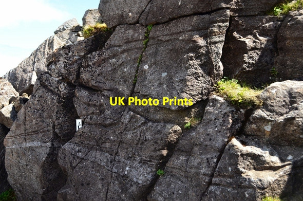 Photo 6"x4" Unit 13 Slumping - Eastern Layered Intrusion Kinloch\/NM4099 c2012