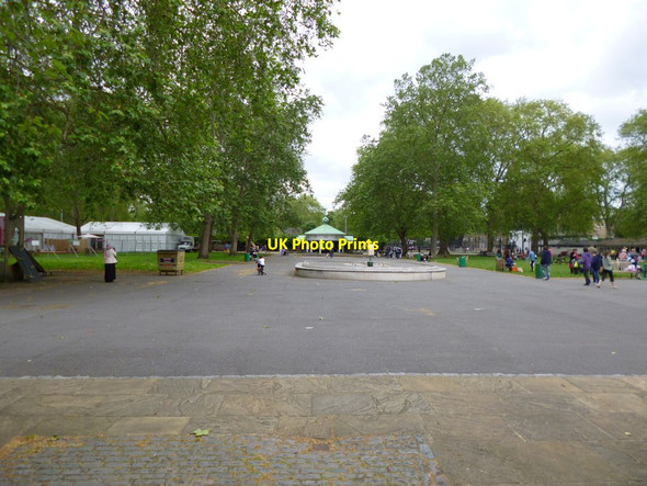 Photo 6"x4" Bloomsbury, Coram's Fields London c2012