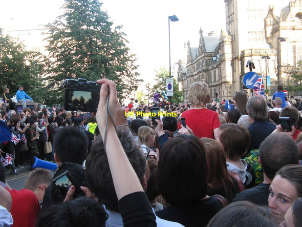 Photo 6"x4" Olympic Torch in Sheffield Sheffield\/SK3587 c2012