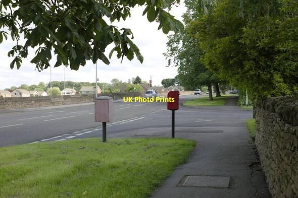 Photo 6"x4" Junction of Bradford Road and Moorway Guiseley c2012