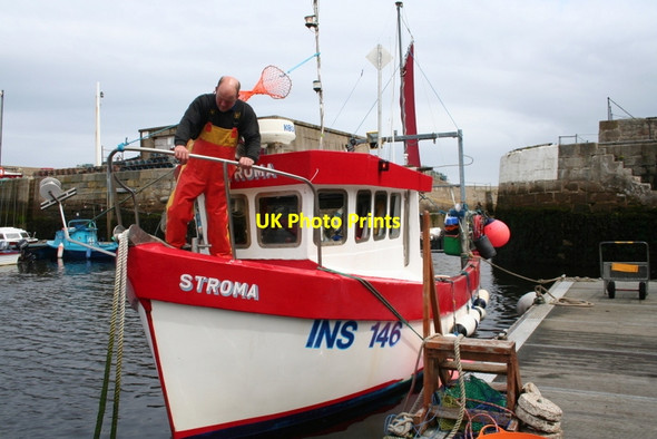 Photo 6"x4" Off to sea once more... Lossiemouth c2012