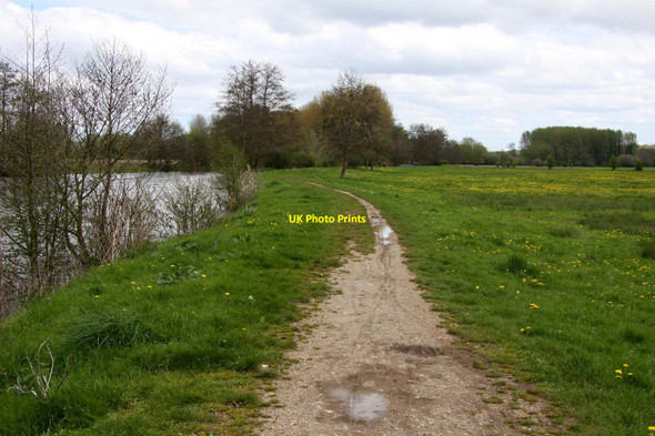 Photo 6"x4" Footpath by the River Kennet Ufton Green c2012