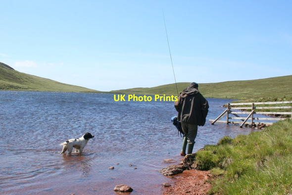 Photo 6"x4" An angler heads for the northern shore of Loch Keisgaig Cnoc an Daimh\/NC2768 c2012