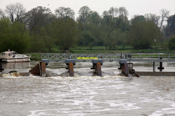 Photo 6"x4" The weir at Goring Streatley\/SU5980 c2012