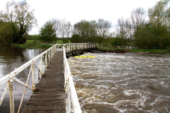 Photo 6"x4" The weir at Sulhamstead Sheffield Bottom c2012