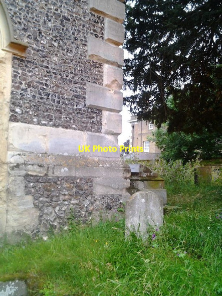 Photo 6"x4" Headstone by the corner Wallingford c2012