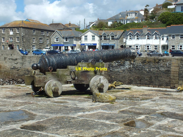 Photo 6"x4" Cannon in Porthleven Harbour Porthleven c2012