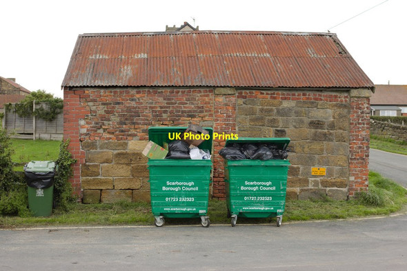 Photo 6"x4" Barn and Bins, Millbank Cottages Fylingthorpe c2012