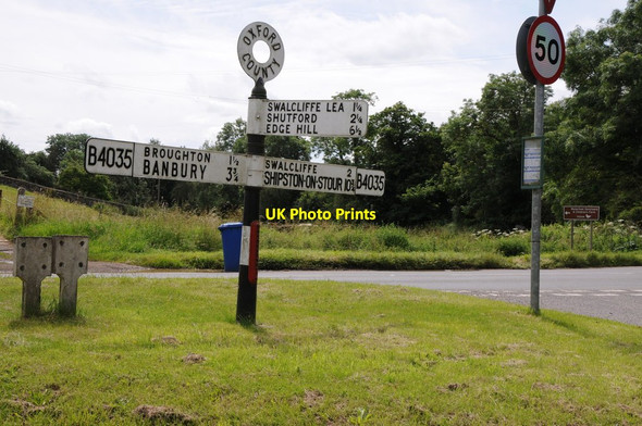 Photo 6"x4" Traditional roadsign Lower Tadmarton c2012