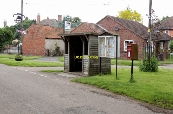 Photo 6"x4" North Clifton bus shelter and postbox  North Clifton c2012