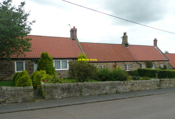 Photo 6"x4" Cottages in Newton on the Moor Newton on the Moor c2012