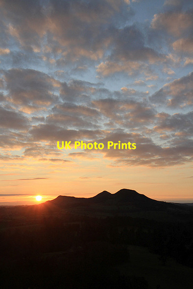 Photo 6"x4" The Eildon Hills at sunset Faughill c2012