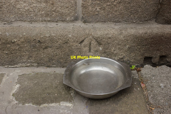 Photo 6"x4" Pivot Bench Mark, Fleece Inn Otley\/SE2045 c2012