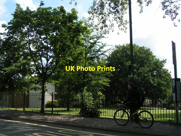 Photo 6"x4" Cyclist on Bassett Avenue, heading north Southampton c2012