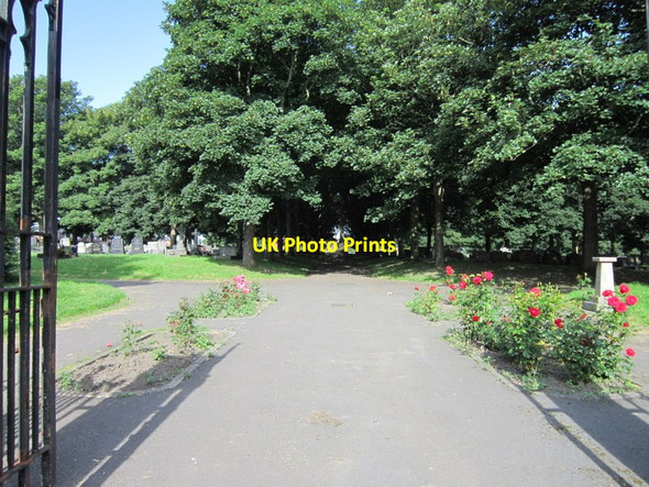 Photo 6"x4" A cemetery at Woodhouse Hill Belle Isle\/SE3129 c2012