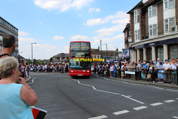 Photo 6"x4" Waiting for the Torch in Southgate, London N14 Southgate\/TQ3094 c2012