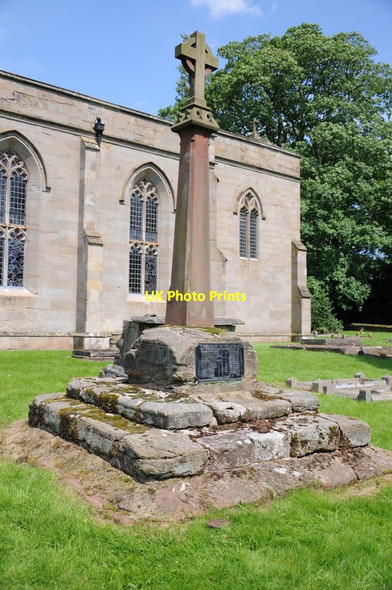 Photo 6"x4" War memorial, Stone churchyard Mustow Green c2012