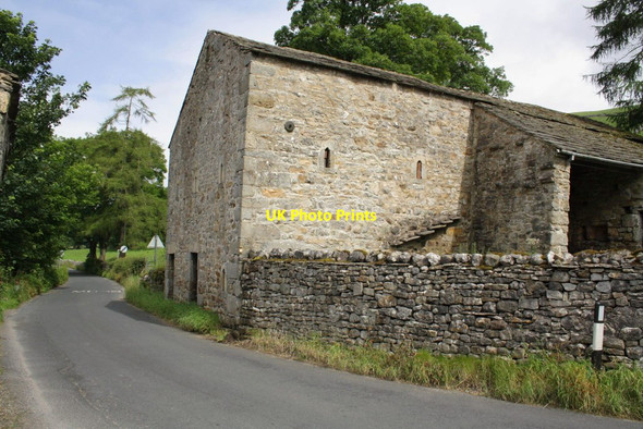 Photo 6"x4" Barn beside the B6160 Starbotton c2012