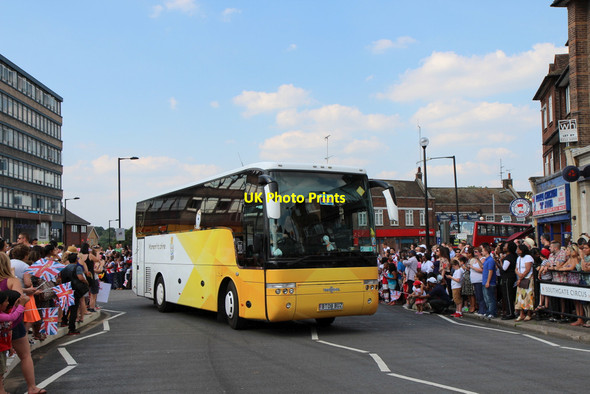 Photo 6"x4" Olympic Torch Parade, Southage, London N14 Southgate\/TQ3094 c2012