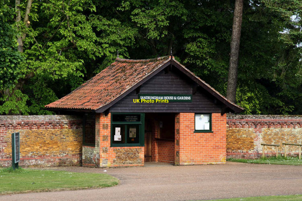 Photo 6"x4" The entrance to Sandringham House and Garden Sandringham c2012